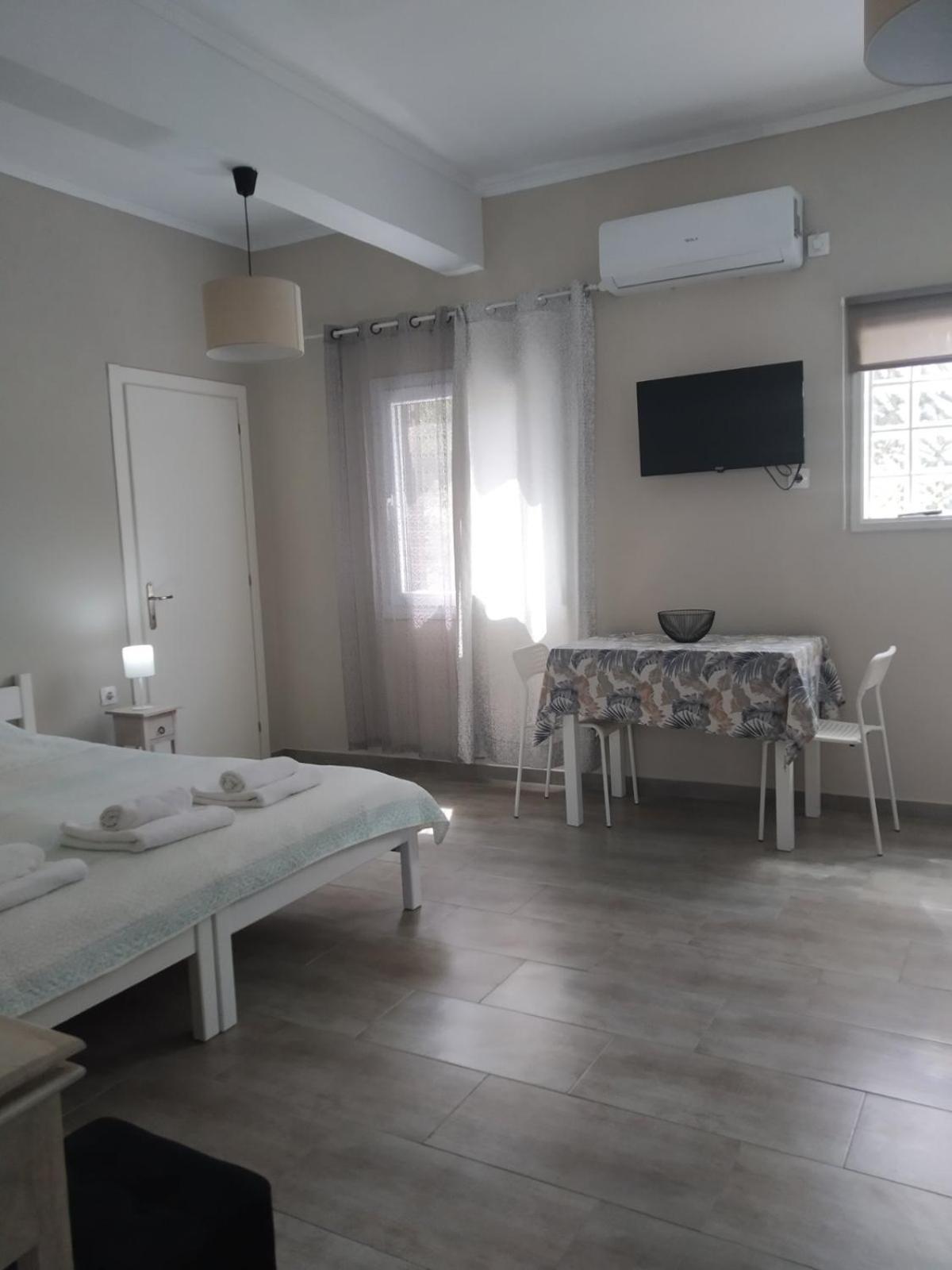 Trousas Apartments Roda  Bagian luar foto