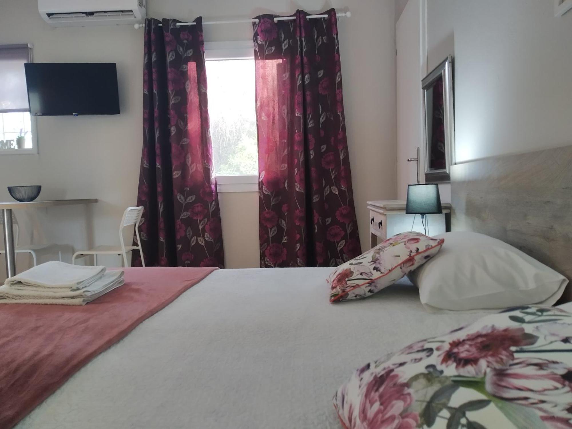 Trousas Apartments Roda  Bagian luar foto