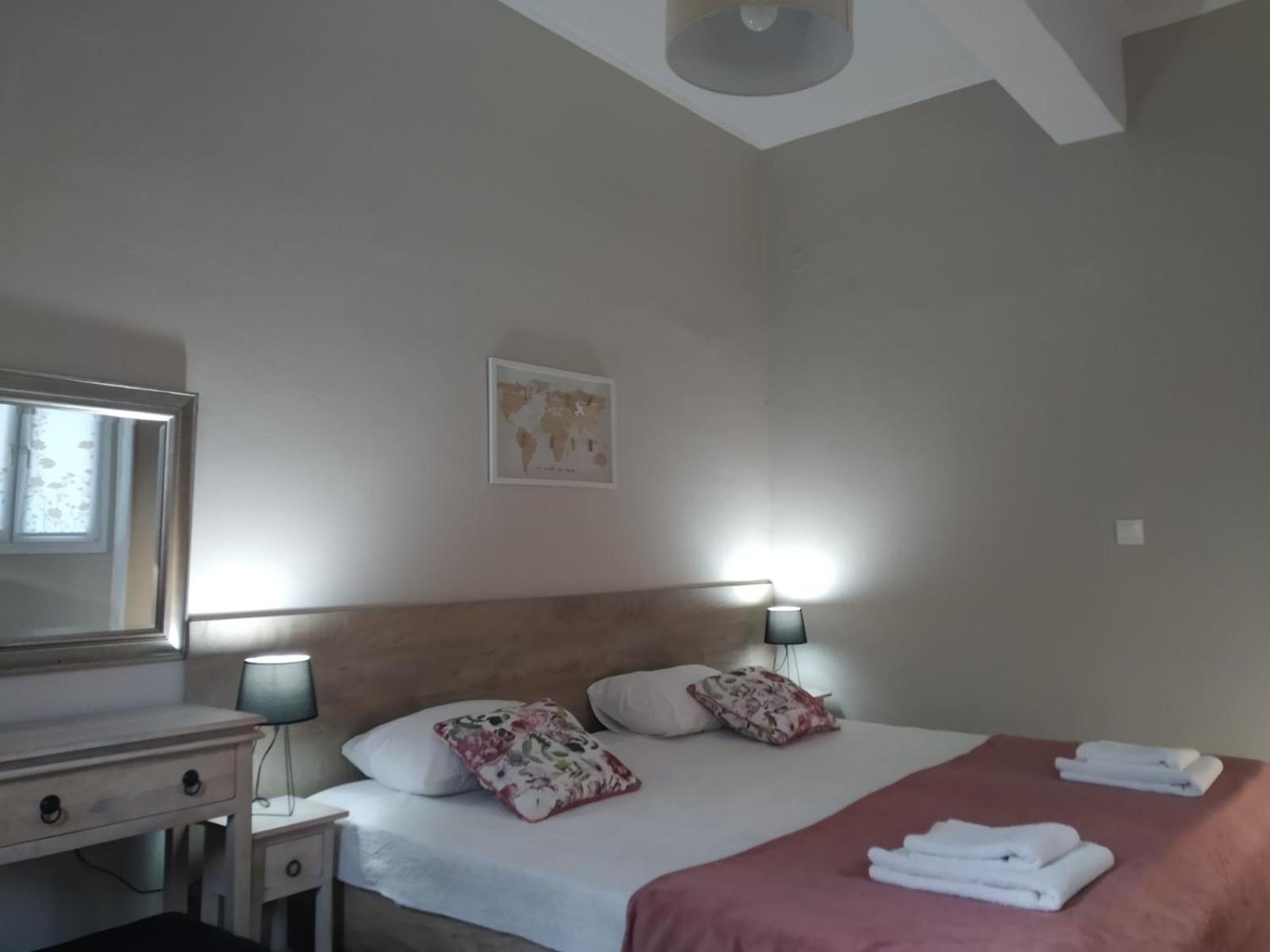 Trousas Apartments Roda  Bagian luar foto