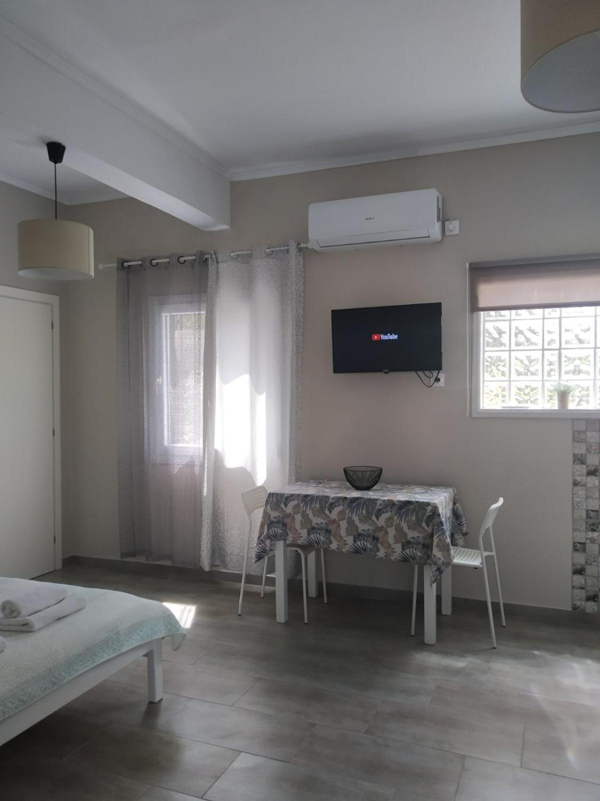 Trousas Apartments Roda  Bagian luar foto