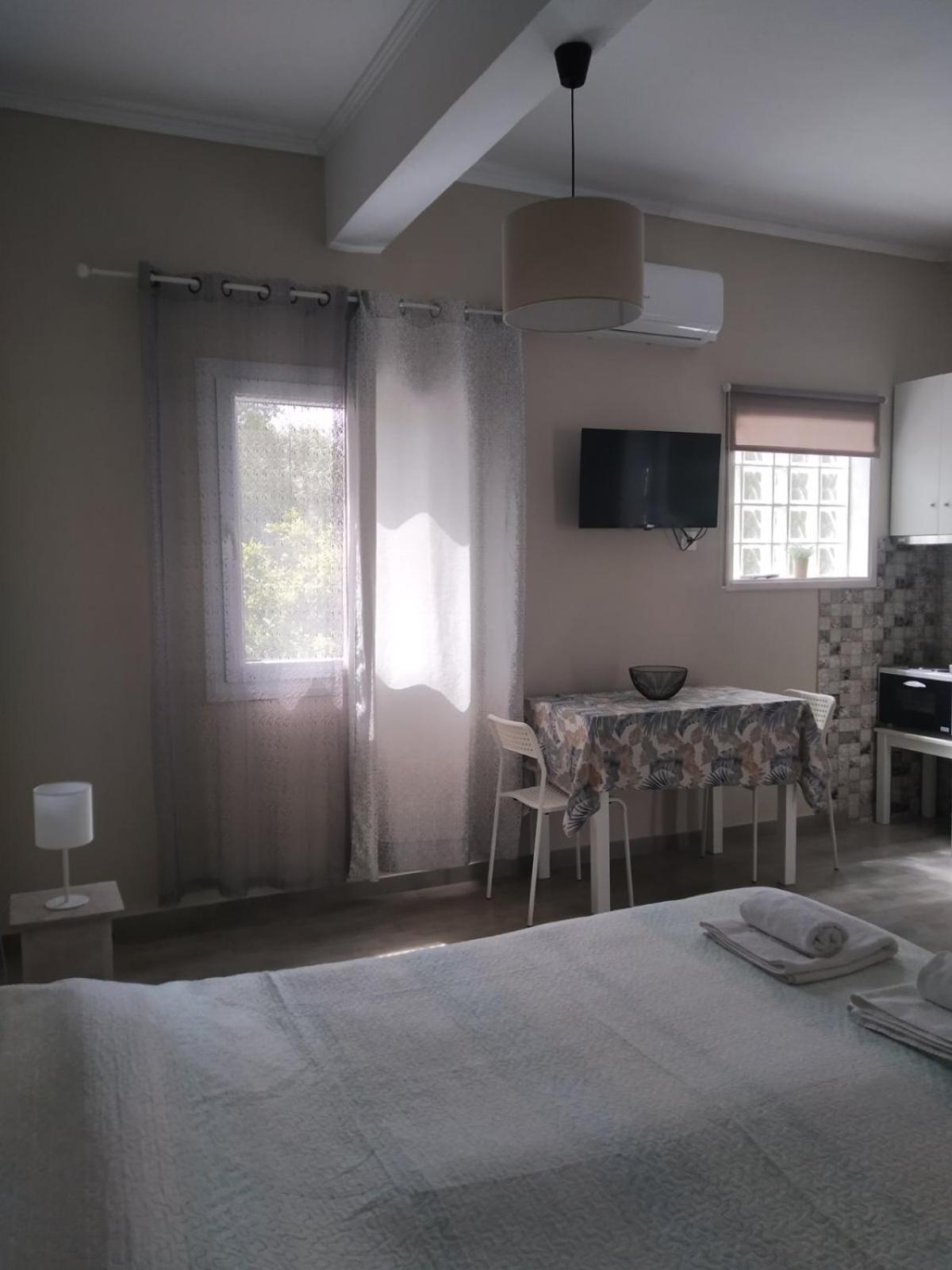 Trousas Apartments Roda  Bagian luar foto