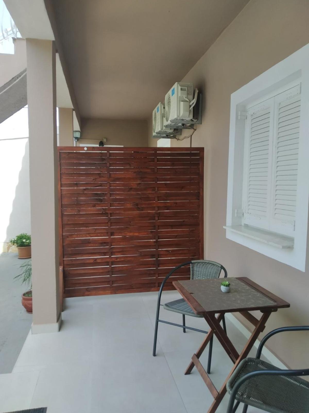 Trousas Apartments Roda  Bagian luar foto
