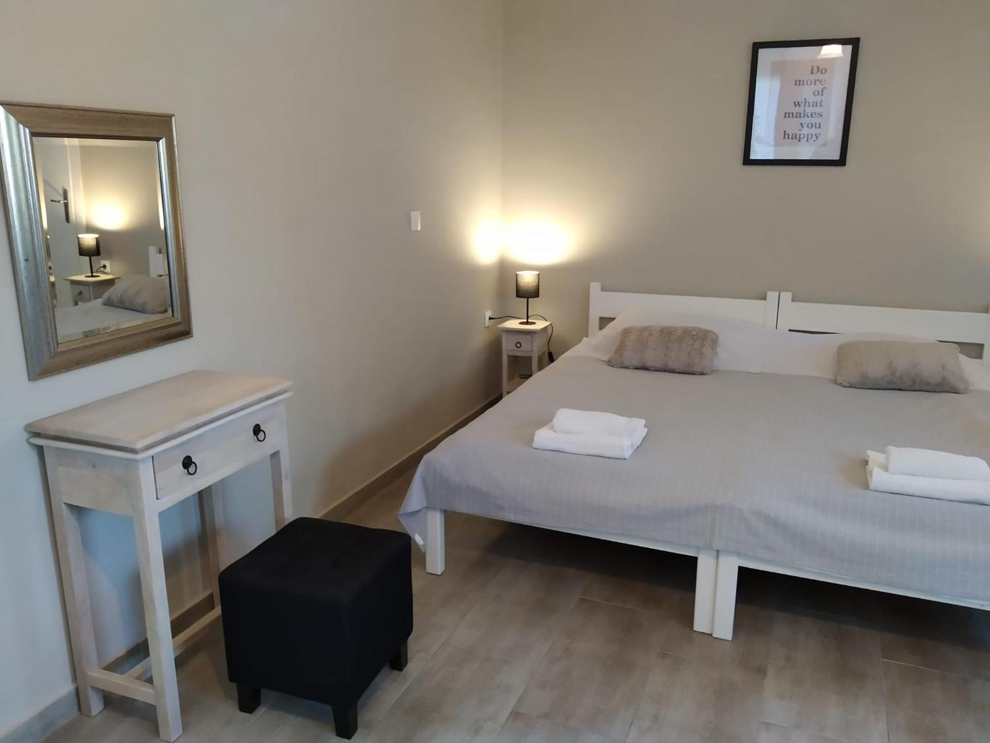 Trousas Apartments Roda  Bagian luar foto