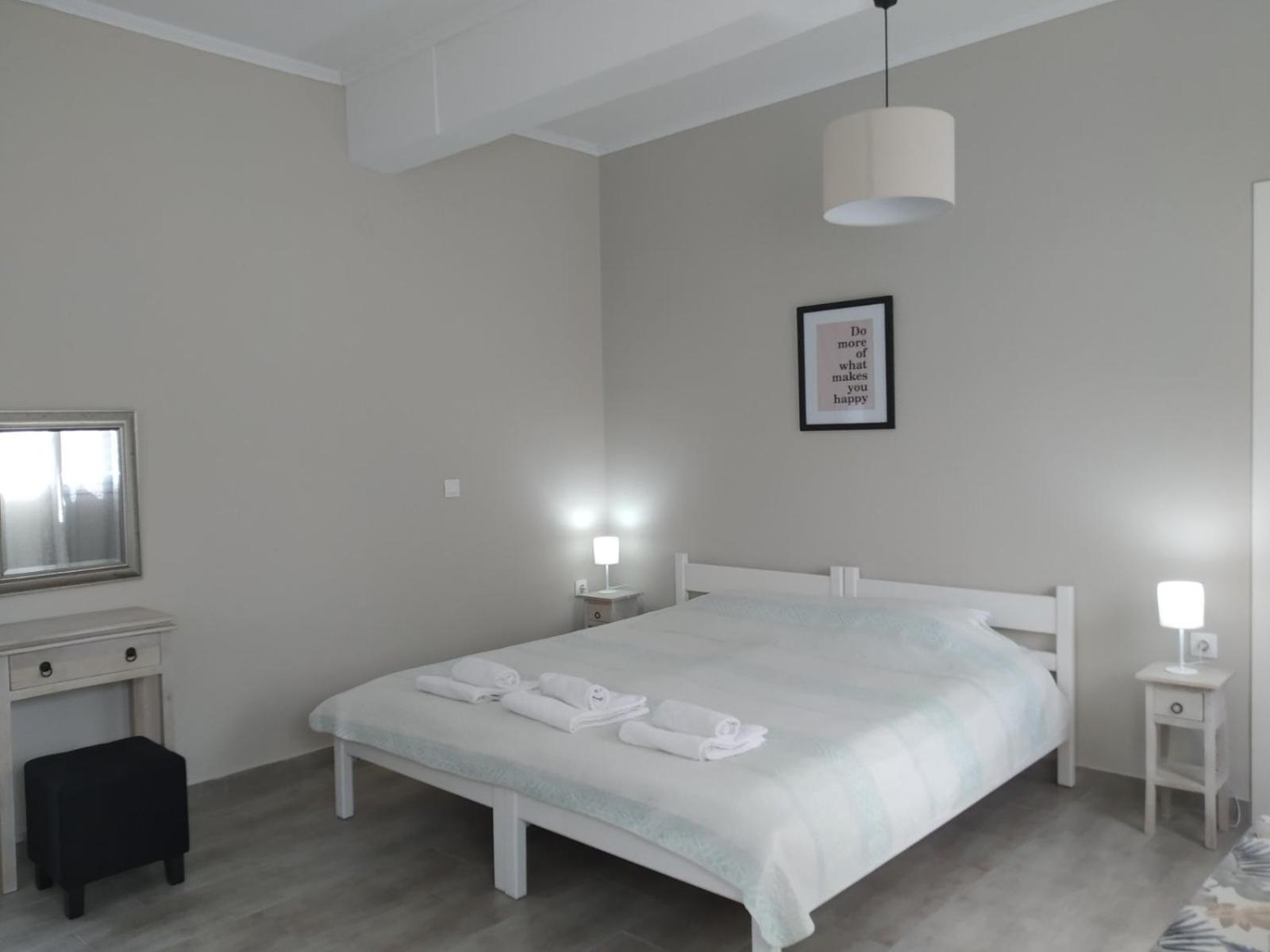 Trousas Apartments Roda  Bagian luar foto